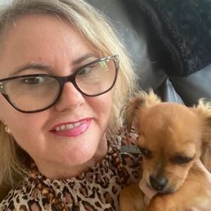 Meet your Posher, Pauline